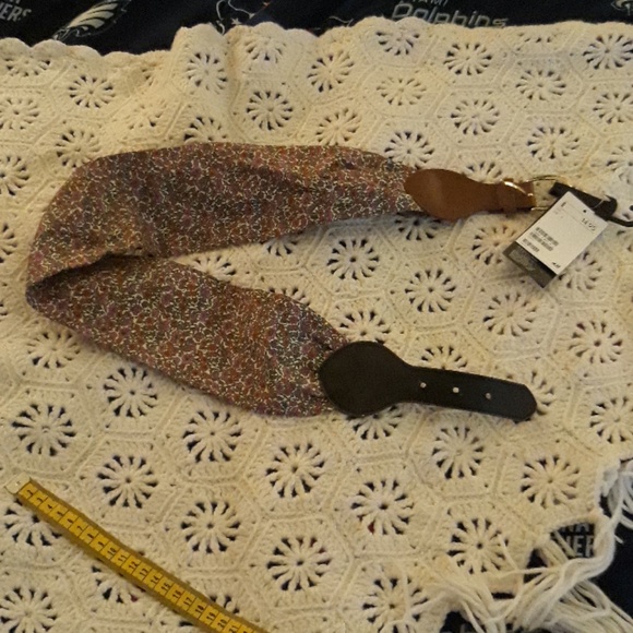 H&M Accessories - H&M BRAND FLORAL/LEATHER BELT NWT🌟